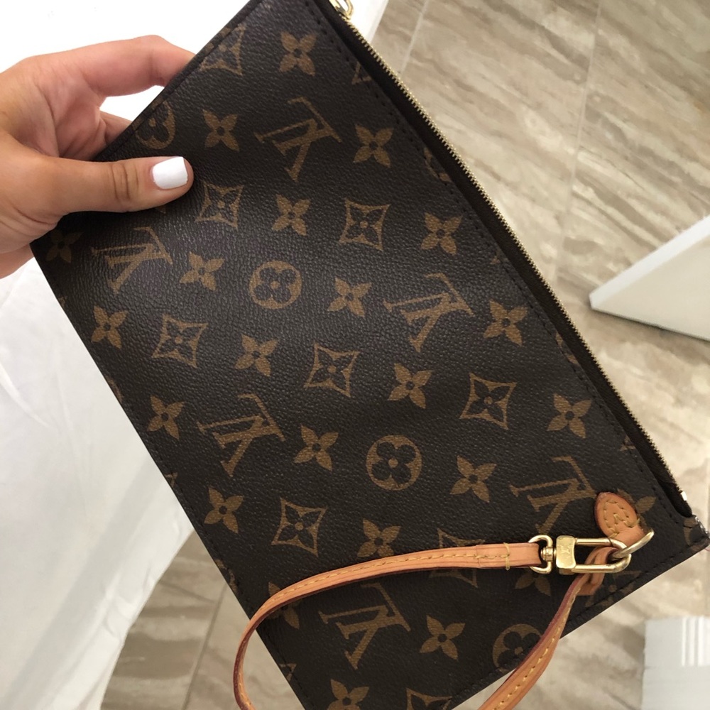 Louis Vuitton Monogram Pochette Wristlet Clutch
